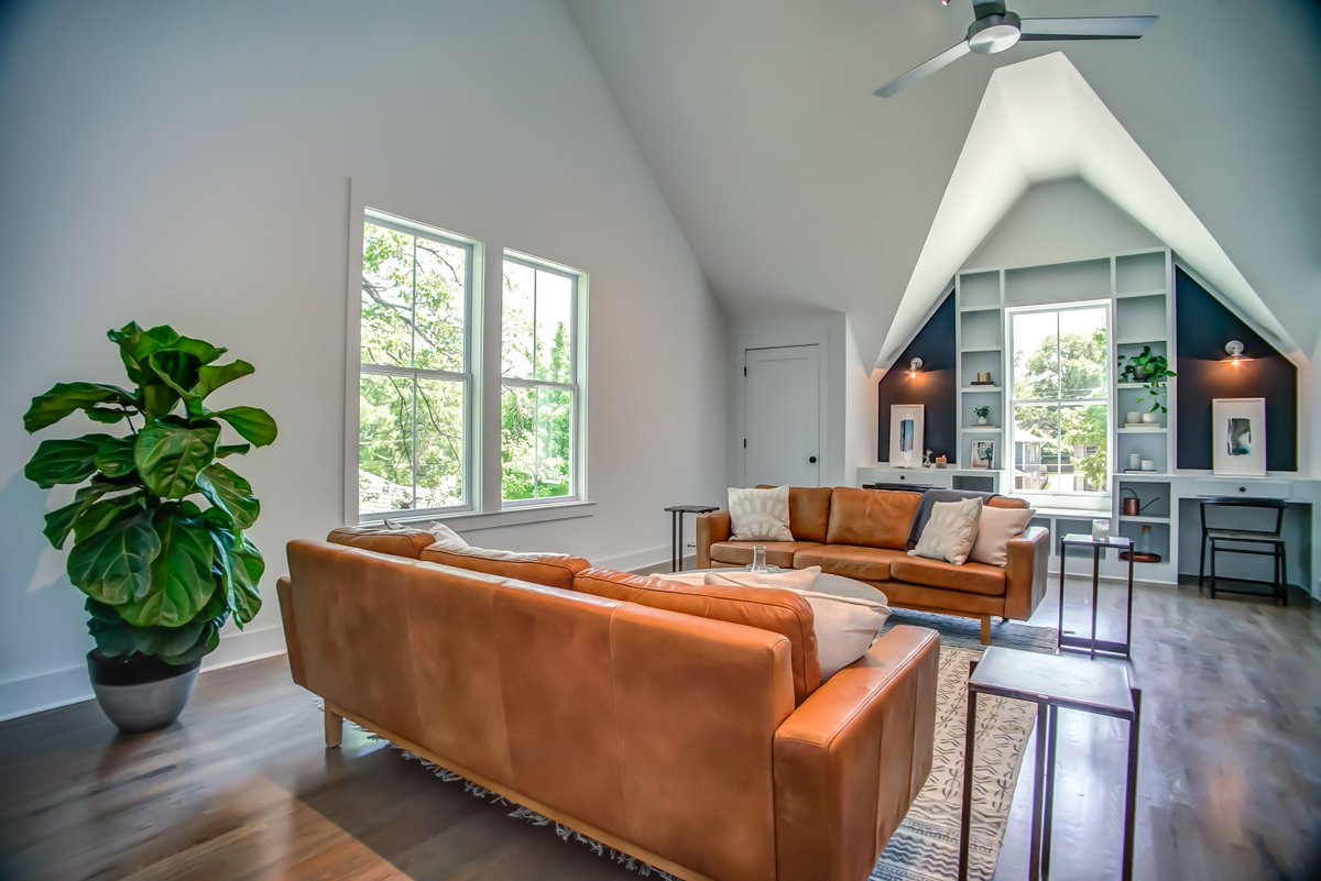 LiveParagon's tweet image. Available! A must-see new construction home close to 12 South with a spacious floor plan and designer finishes : 1258 Battlefield Dr. 
$749,900
4 Beds, 3.5 Baths
3,147 sq, ft. 
MLS: 1929833