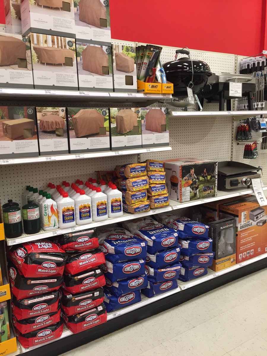 TayOnTarget's tweet photo. Grillin’ and chillin’! I can’t think of a better way to spend Father’s Day! 🥩🥃🍻🌭 #BurgersAndBrews #InsertDadJokeHere @acahill49 @awibbs09 @A_Leigh_ https://t.co/oHxtWpYH7O
