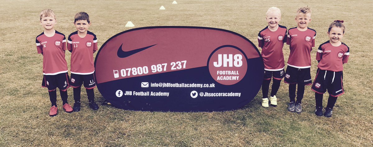 Jhsocceracademy's tweet photo. T U E S D A Y  A T  T H E 
A C A D E M Y 

This group were brilliant again tonight and a pleasure to coach 

▪️Luke was tonight's # trainlikeaPRO Star Player

▪️Issac won the medal for great skills 

# C R E A T I N G P L A Y E R S
# t r a i n l i k e a P R O https://t.co/nZ2ukFwAKF