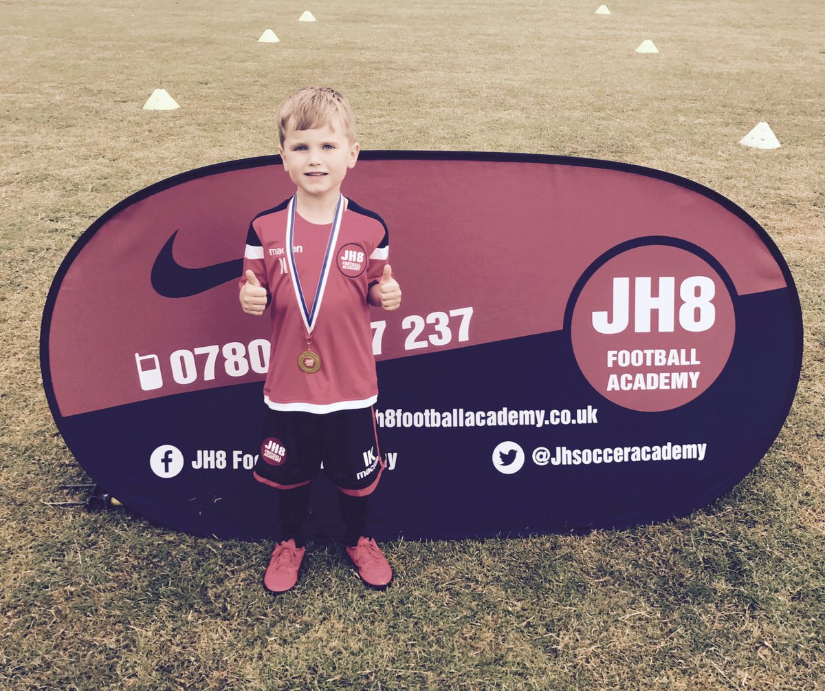 Jhsocceracademy's tweet photo. T U E S D A Y  A T  T H E 
A C A D E M Y 

This group were brilliant again tonight and a pleasure to coach 

▪️Luke was tonight's # trainlikeaPRO Star Player

▪️Issac won the medal for great skills 

# C R E A T I N G P L A Y E R S
# t r a i n l i k e a P R O https://t.co/nZ2ukFwAKF