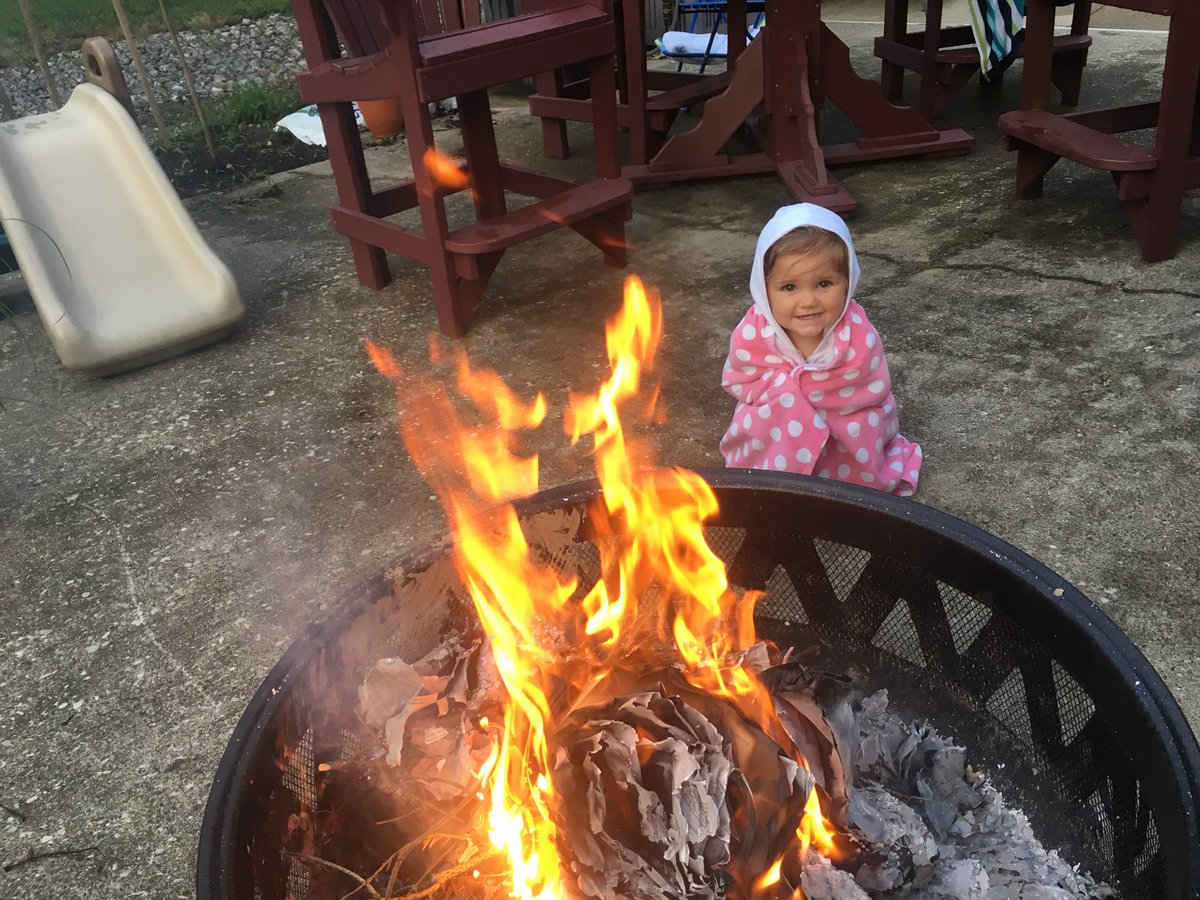 adamsdavis16's tweet photo. #goodtimes #summertime https://t.co/Yep2QKoAFV
