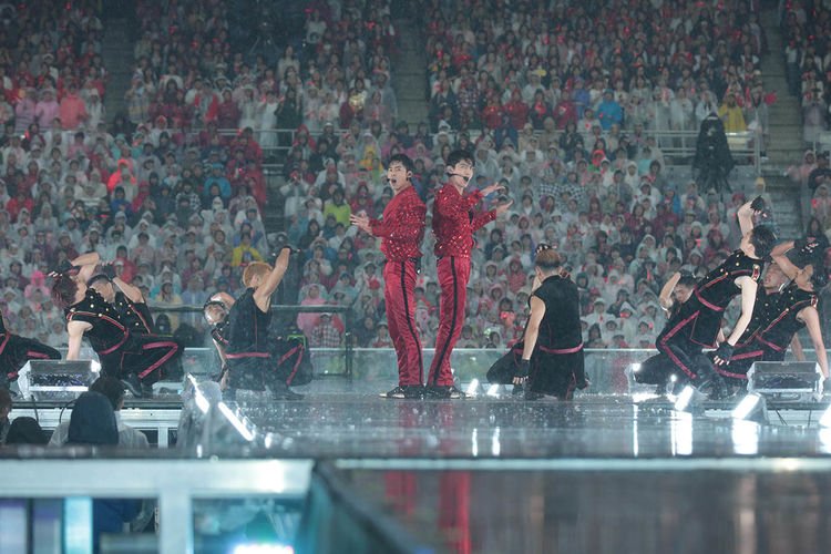withT_yhcm's tweet photo. #東方神起 #BeginAgainSpecialEdition
#日産スタジアム3days
東方神起 Road Reboot
Begin ~Again Version~ https://t.co/Ihgaklo5qO