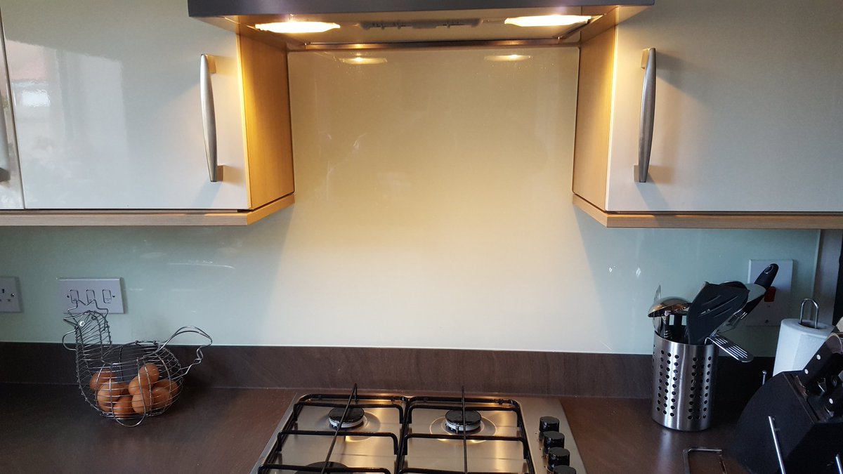 SplashbacksNE's tweet image. #CreamSplashback #KitchenSplashback #FittedSplashbacks #Backsplash