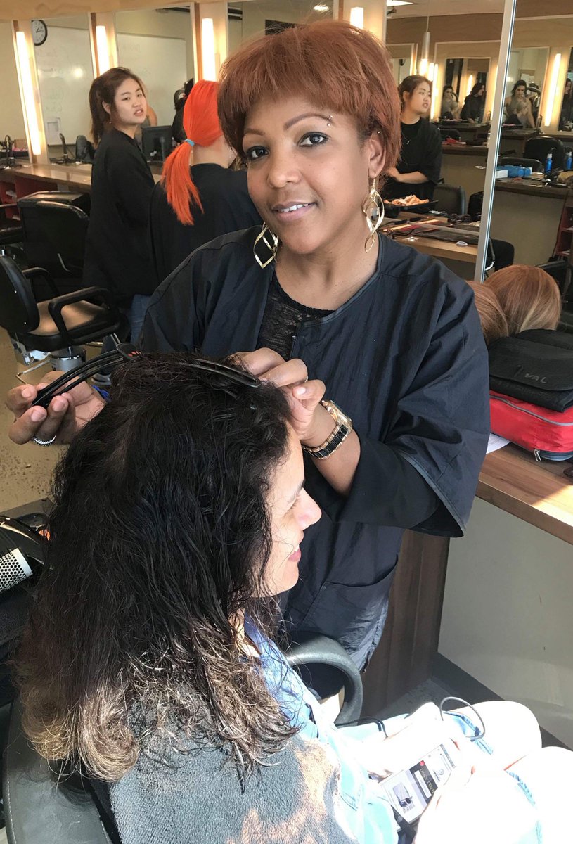 interdeccollege's tweet photo. Bravo aux étudiants en #Beauté, qui ont ramassé 260$ au profit de la Fondation #LCIEducation lors de l'événement Beauté pour la cause! https://t.co/IY9NuPW0rb