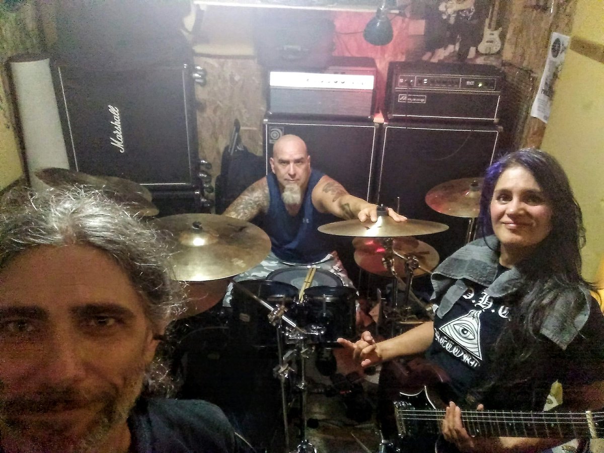 disenchanterpdx's tweet photo. Cat's outta the bag tonight! Tour kicks off at @tonic_lounge_pdx tonight!! \m/
#disenchanter #disenchanterpdx #disenchanterband https://t.co/GmgRIlpHuI