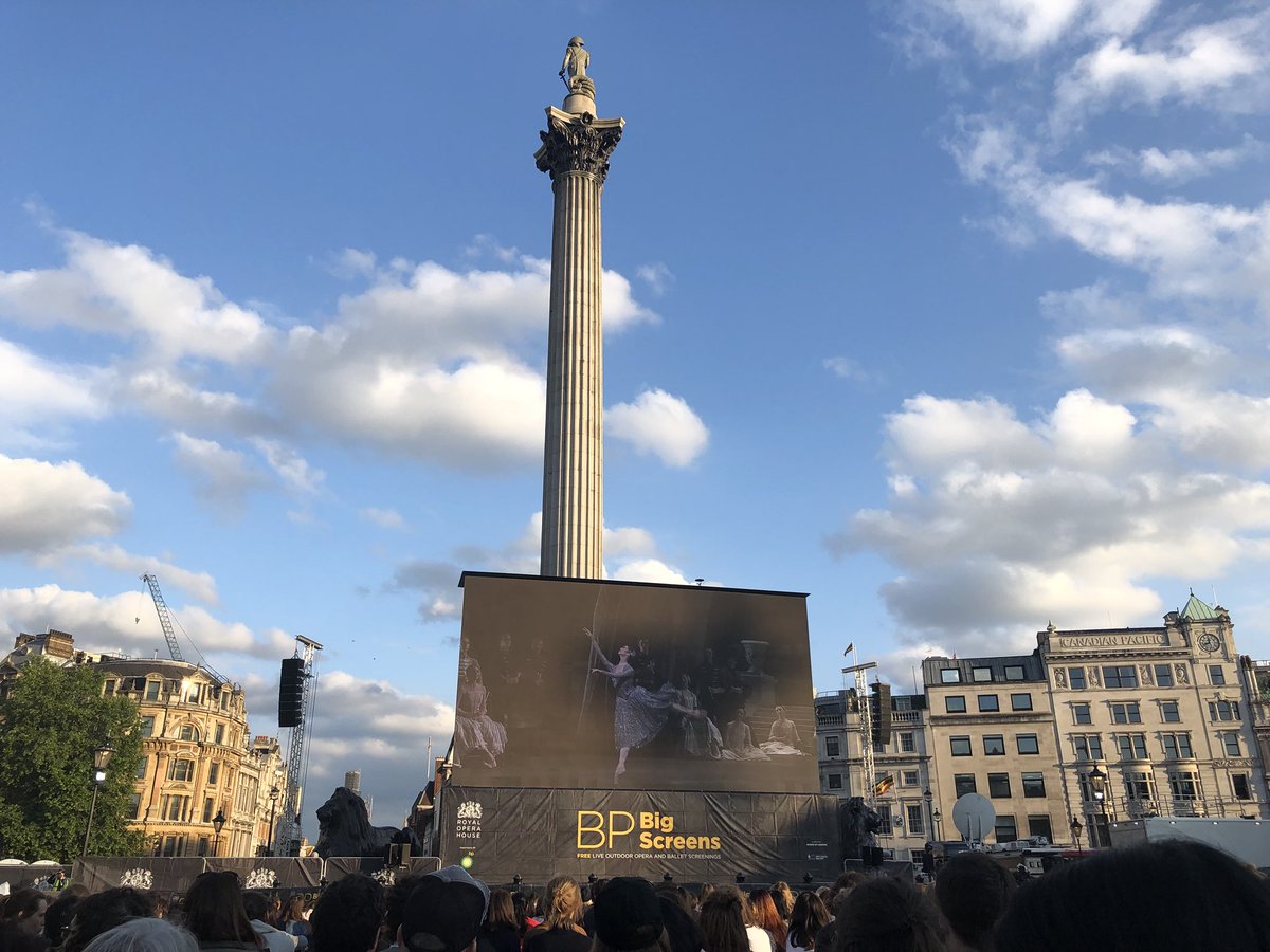 JEWang2026's tweet photo. 👯♀️💕🙂🙏🙏🙏
#RoyalOperaHouse
#BPbigscreen
#ROHswanlake https://t.co/DsqENGzsXK