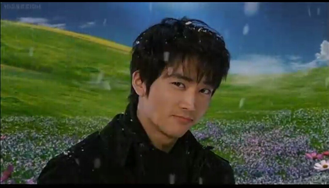 Fifi1700's tweet photo. #HeWasCool #SongSeungHeon was really cool throughout the movie ❤❤ Jung DaBin (RIP) was also very cutee 😍 Loved itt ❤❤ https://t.co/nMZEgSBdYM