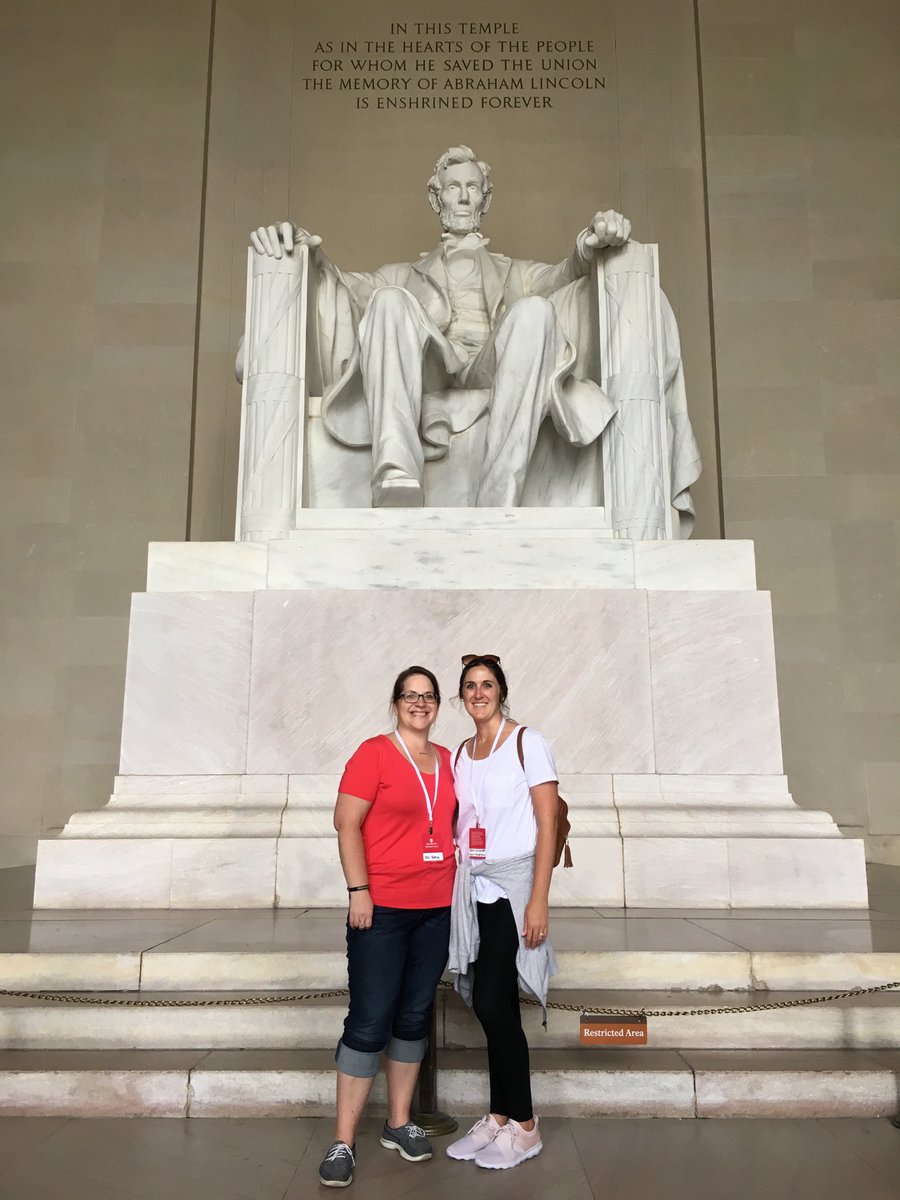 vanis_amy's tweet photo. Lincoln Memorial❤️ #bmsdc2018 https://t.co/lwnrqe6RHJ