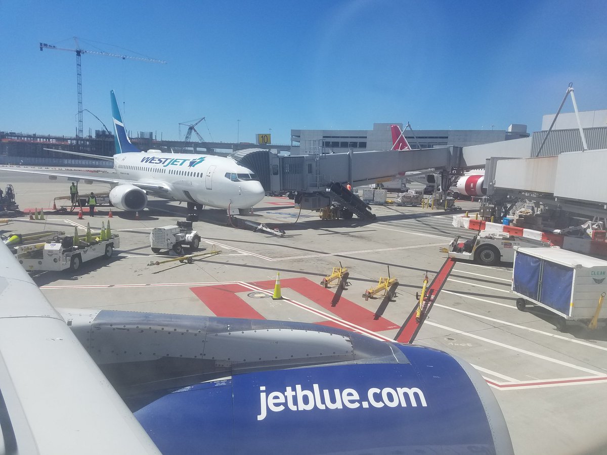 coachnatesmith's tweet photo. New York, New York
Big city of dreams . . .
My home for the next two weeks
#wheelsup #jfkbound https://t.co/CoNQ9lssfo