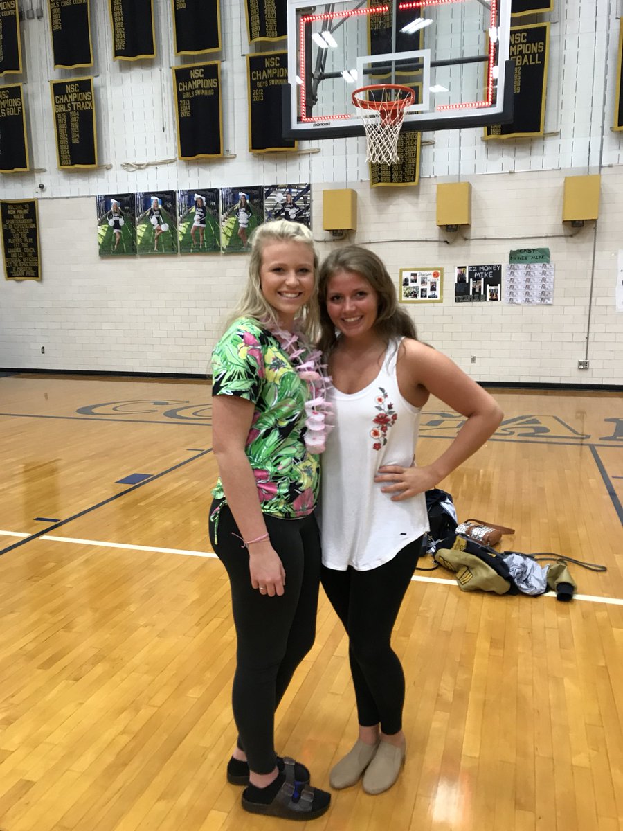 Morgan_Raye33's tweet photo. happy happy birthday @Alivia_Ann12 🎈 hope your day is perfect, love you❤️ https://t.co/LUM6zhESsR