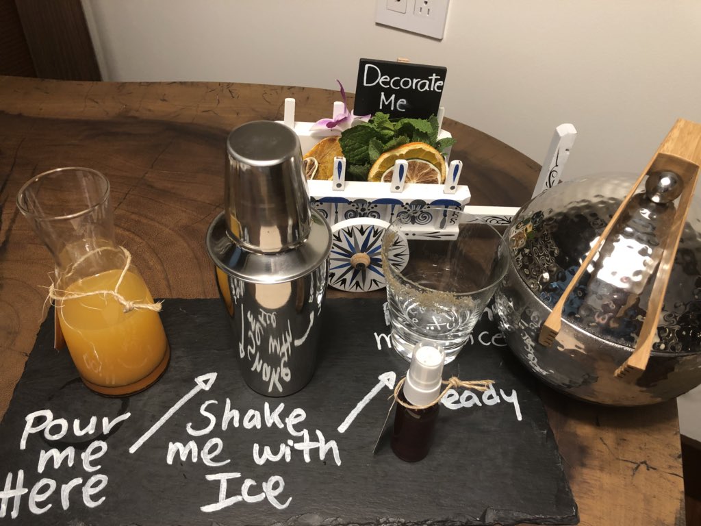 tiaatopus's tweet photo. Clever presentation -build your own pre dinner cocktail @FSCostaRica https://t.co/T51mvSwQLE