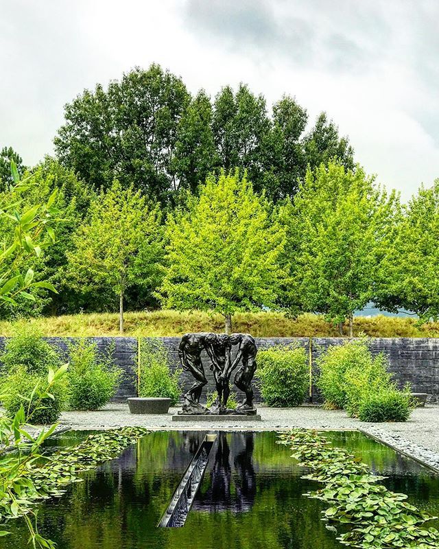 raleighwhatsup's tweet photo. | GRAY DAY | Rodin reflections.
#NCMAgram #rodingarden #raleigh #artmuseum #tuesdayvibes #visitraleigh #visitnc #tlpicks #rwufav https://t.co/GBufO3cx9y https://t.co/UbXAaw43oz