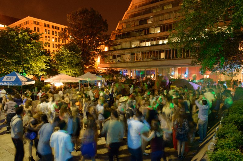 FotoWeekDC's tweet image. Rock out to The Suffers Friday night at the Party for the Planet, pledge to reduce the amount of single-use plastic we use. During this takeover of the @NatGeoMuseum you'll find sustainable food provided by a lineup of food trucks and explorer-themed cocktails.