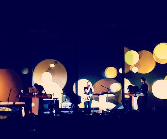 popoponkowitch's tweet photo. Grosse claque dans ma gueule, ou Thom Yorke sur scène. Bim.
#olympia #thomyorke #live #paris #gig #onabougénosseufs #shaketonbooty #shakersgonnashake #hatersgonnahate https://t.co/TNI6GDpdk8 https://t.co/ZmqjeV9pYt