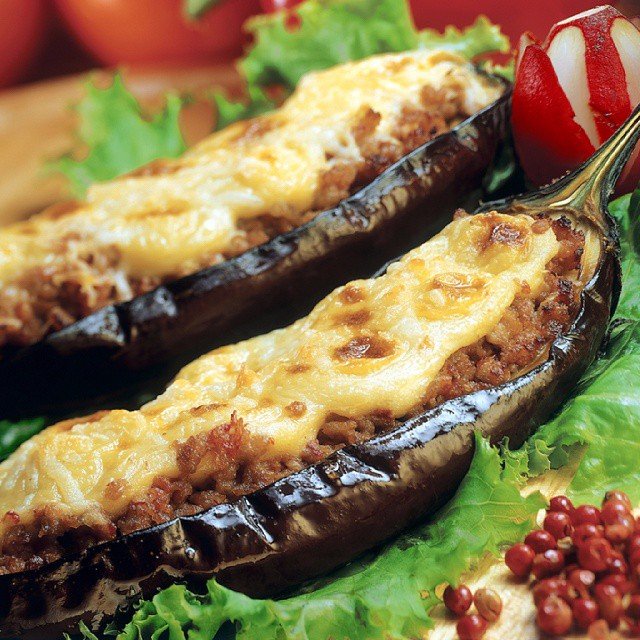 greecelovR's tweet photo. 🇬🇷 💖 Greek stuffed Eggplant (Melitzanes papoutsakia)Yammiiiii!!!!!#visitgreece#greece#food #instagreece #VisitGreece #GreekSummer #summer #greekisland #backpacker #flytogreece #topvillas #villabreaks #wishyouwherehere #athensvoice #grece #grecia #греция #vacations #saintfriday https://t.co/tmFRUhOrme