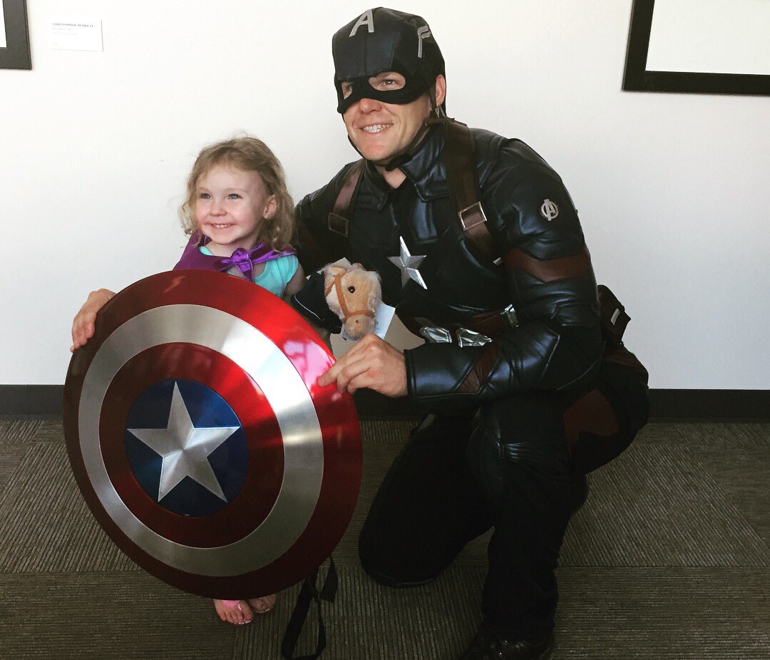 Austin_Police's tweet photo. APD hosted our fourth annual Super Hero Day at Dell Children's Hospital earlier today! It's an honor to bring smiles to these brave children who are the real superheroes - fighting to get better every day. #AustinPD #SuperHeroDay https://t.co/Gx0Z0gWi0e