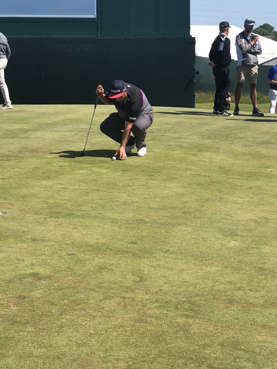 eamoblamo's tweet photo. Waited an hour watching @BeefGolf practice his putting today and still didn’t get the autograph I wanted! Good luck this week lad! https://t.co/olRUhx15PG