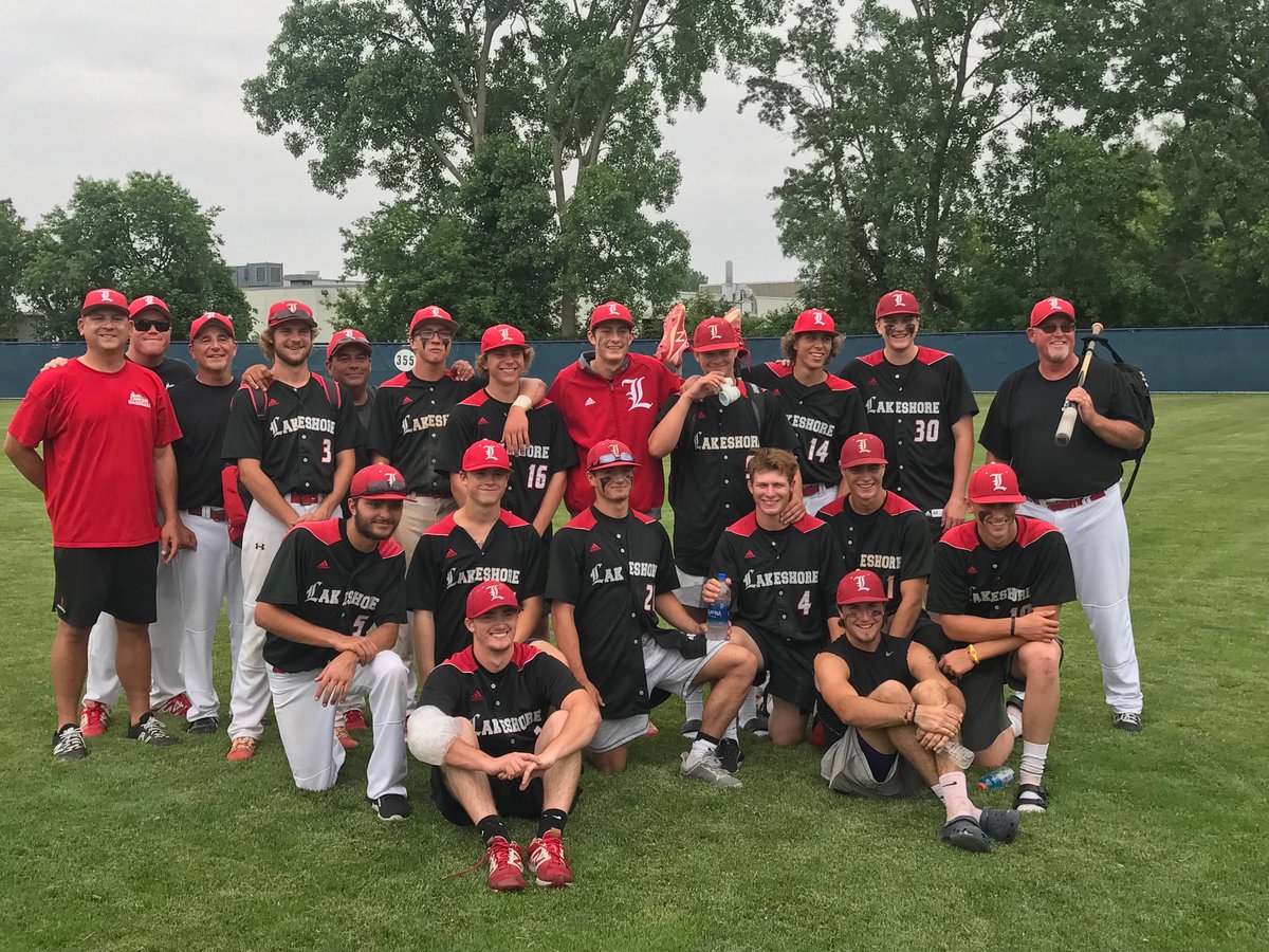 LHSLancerSports's tweet photo. Lancers ready to make another run at the title! https://t.co/9UFPjUryfh