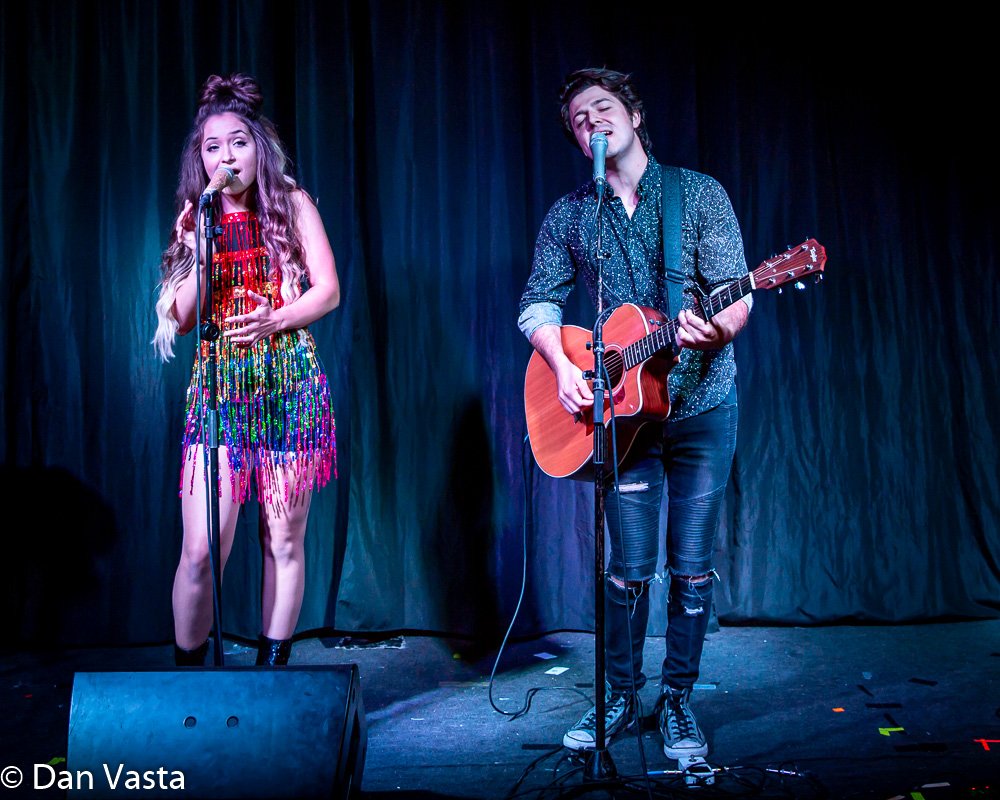 79Aspen's tweet photo. The band @Fairviewband4 performed to a packed house Sunday celebrating the  release of their new EP #OurLittleSecret They are hitting the road with the @plainwhitets for a summer tour. #LookingAtYou #PutItOn #NewMusic #TourLife https://t.co/1r6b9xkMaE