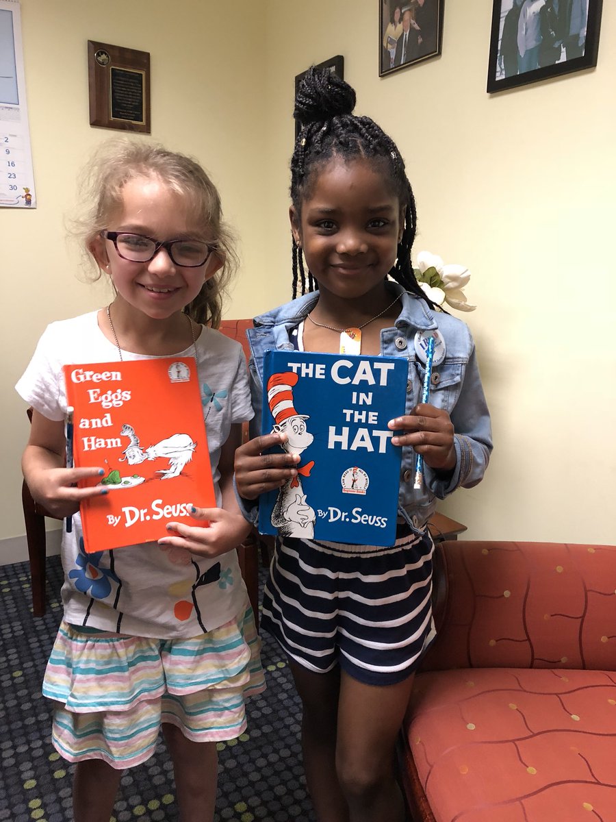DunfeePride's tweet photo. First Graders Read to the Principal! #DunfeePride https://t.co/nwHQZr7jWX