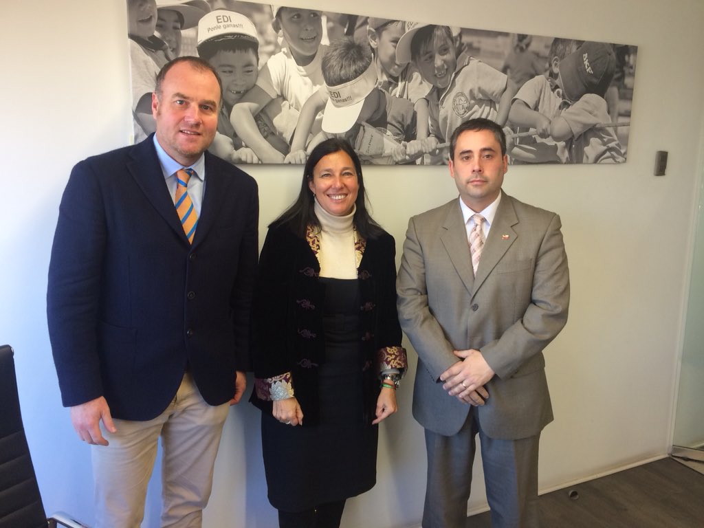 Alcalde #CarlosSchwalm junto Diputado <a href="/hjurgensen/">Harry Jurgensen 👍🏻🇨🇱</a> se reúnen con Ministra del Deporte, en busca de mejorar las condiciones deportivas y recreativas de nuestra comuna. Además de los  avances del Proyecto de Mejoramiento y cambio de carpeta sintética de Estadio Riachuelo <a href="/paislobo/">Paislobo Prensa</a>