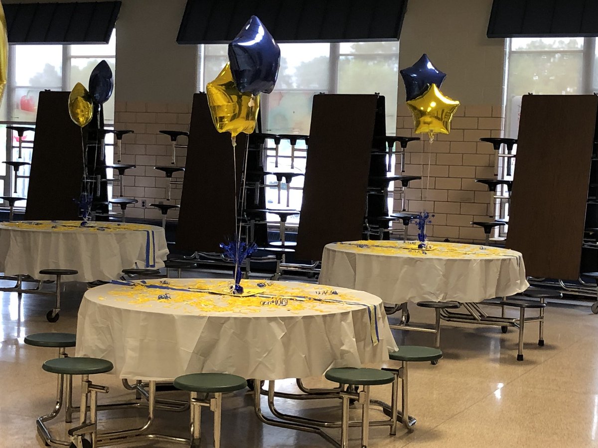 reneehink's tweet photo. Ready for our 8th graders - I mean our new 9th graders! #1PHASD #cms https://t.co/gihD9Rlqzz