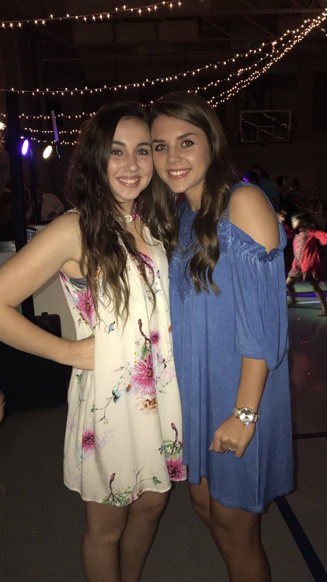 _elizabethjane4's tweet photo. happy 18th to my baby @Julia_Rogers47 Love you Ju.😍 https://t.co/WuS1ehpNfT