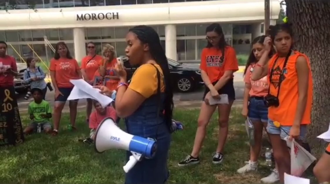 NextGenAction's tweet photo. Part Two: Brave and heroic stories from #SantaFeStrong HS students at today’s @DallasDieInDay in front of Ted Cruz’s office #studentsdemandaction #EnoughIsEnough #nextgenaction 

Courtesy:  Cera Perry Johnson, @sdaplano https://t.co/1vQkZIvkTX