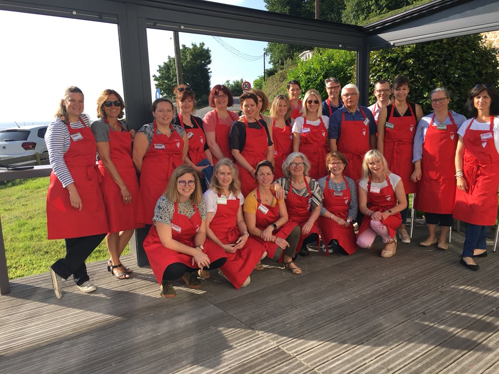 ChCossec's tweet photo. Belle cohésion d’équipe hier.challenge culinaire.fandeRH.@JaimeCMArkea https://t.co/dxkmZL2omq