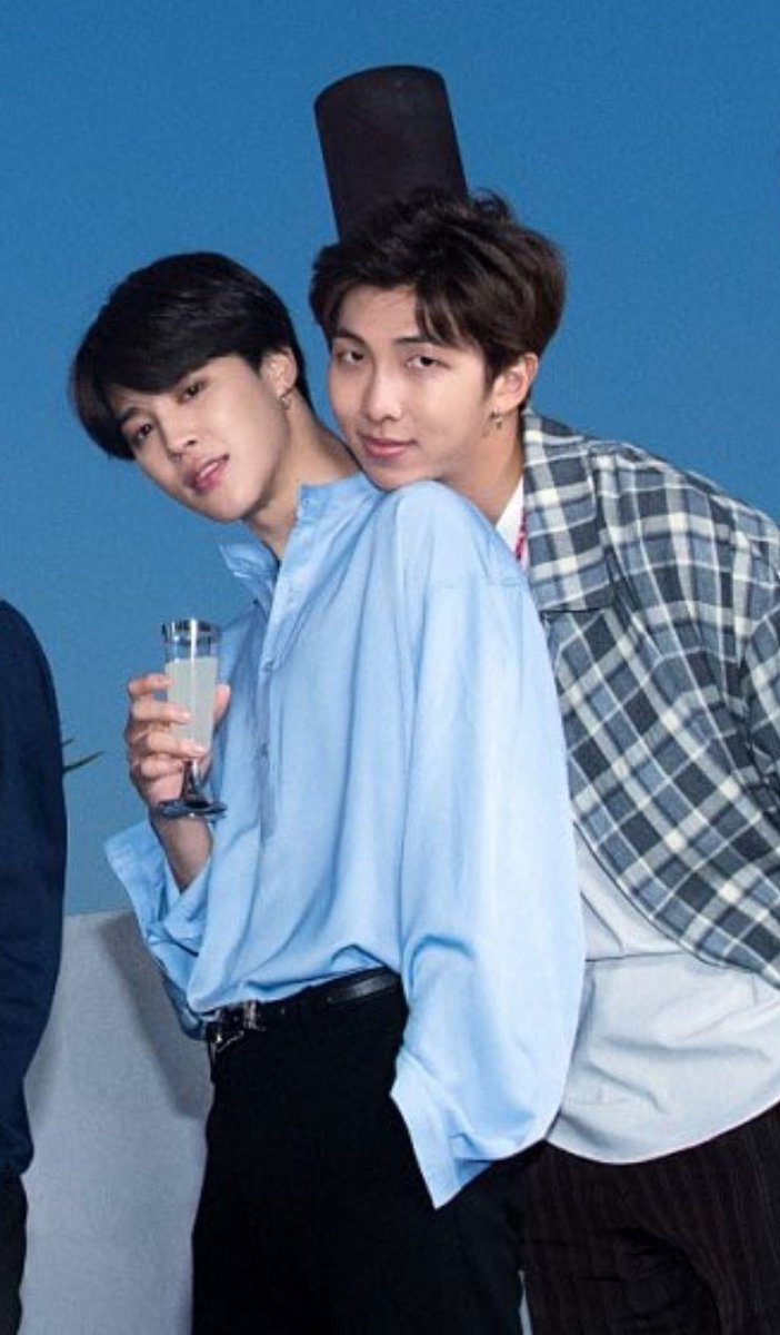 THIS IS SO DOMESTIC IM 😍💘