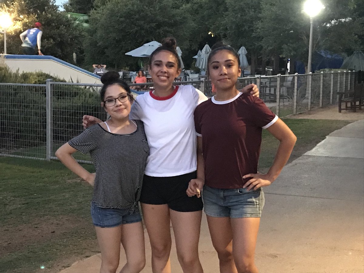 HolmesCheerALUM's tweet photo. Team Bonding... #Holmescheerstrong #learningtheprocess https://t.co/yMupon5MU5