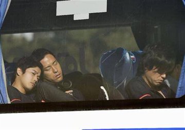 内田篤人と吉田麻也は仲良しで年齢は同い年 エピソードが面白すぎる はぴはぴ