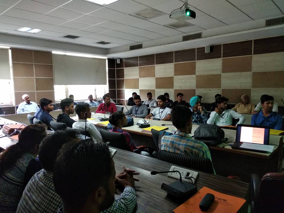 Sandeep26159556's tweet photo. #Warmwelcome of all students 
 #FreeFoundationCourse in TERii Kurukshetra. https://t.co/93kDxZNXQp