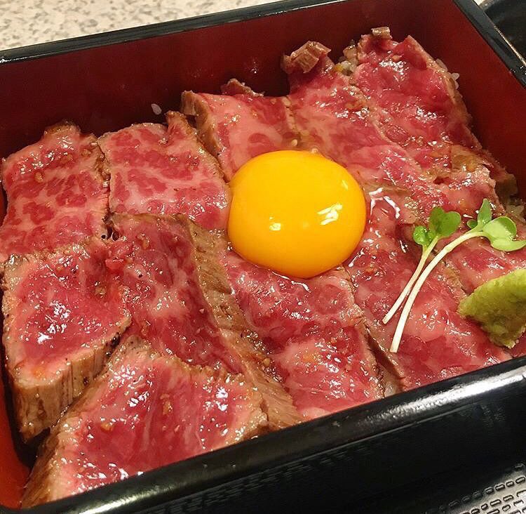 snooopy_sleep's tweet photo. ランチに肉肉〜😍❣️
ㅤ
これはばえるやつだ(❁´ω`❁) https://t.co/zM2lWyBPkF