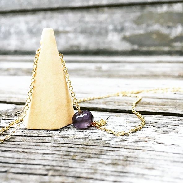 TrendOZau's tweet photo. It is not the mountain we conquer but ourselves!🏔️
Mountain wood and #gemstones - #Aromatherapy diffuser #necklaces for a #woman who likes to conquer herself.
@TrendOZau🏔️
 #jewelry #necklace #jewelrylovers #etsylove #giftsforher #wood #handmadejewelry #handmadegifts https://t.co/38jphMwB3j