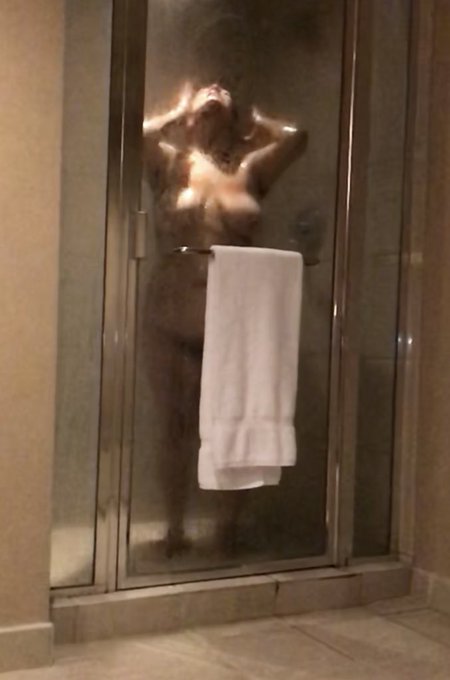 Showered and ready to hit the casino downstairs at Pala https://t.co/6xPSU1Z064