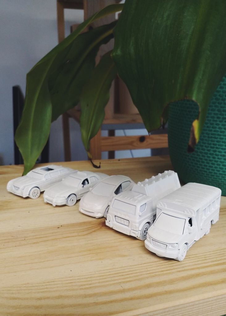 madewithply's tweet photo. Sometimes you have to step away from the screen and get a little crafty. Case in point: prepping these props for a recent #branding project. #MadeWithPly https://t.co/Ntf0r1s4FC