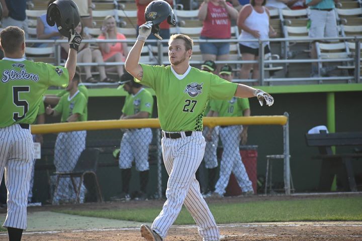 ShoesBaseball's tweet photo. Dick Miller goes long for the fourth time this season with a 2 run blast to the tracks!

Sliders 2, Hannibal Hoots 1, bottom of 3.

#LetsGoSliders #SliderNation https://t.co/2AvCObDyvx https://t.co/dHJuIRL7w0
