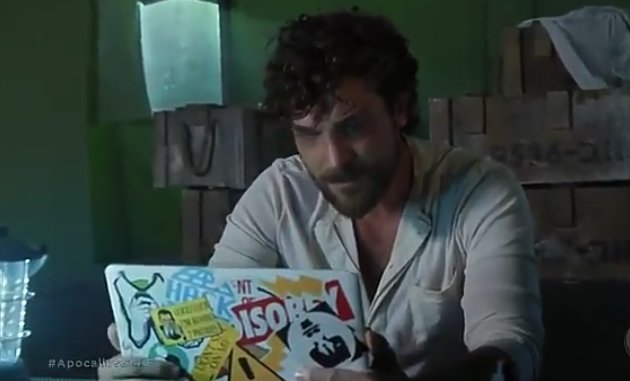 souanefertarii's tweet photo. Conseguir falar com o meu amor @Ben10Gudman através da robô @LiaAndroide  #apocalipse146 https://t.co/cc1jpdBQcV