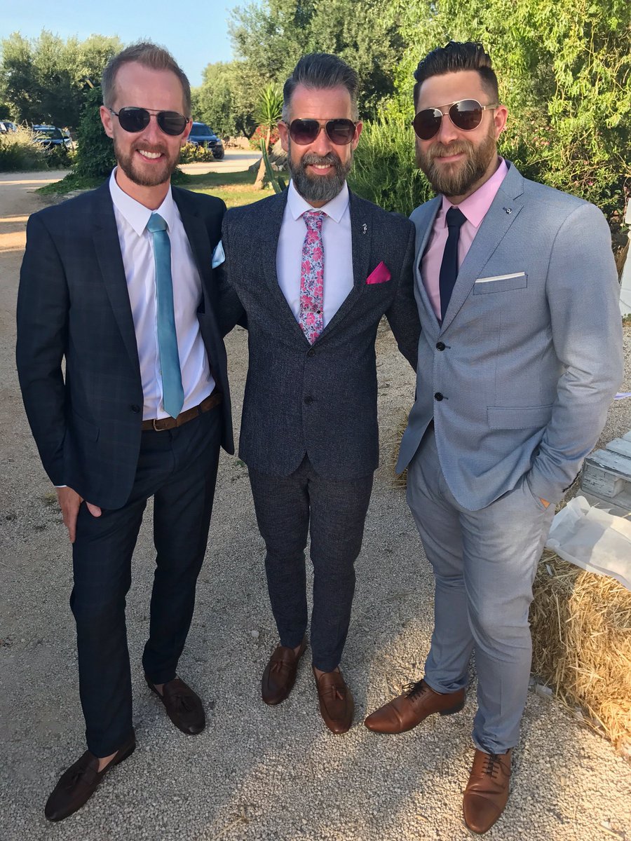 vicredstar's tweet photo. Just got back from Ostuni in Italy for my best friend's wedding ❤🇮🇹 so perfect and amazing to spend time with such dear friends https://t.co/SDzvLZvMrR