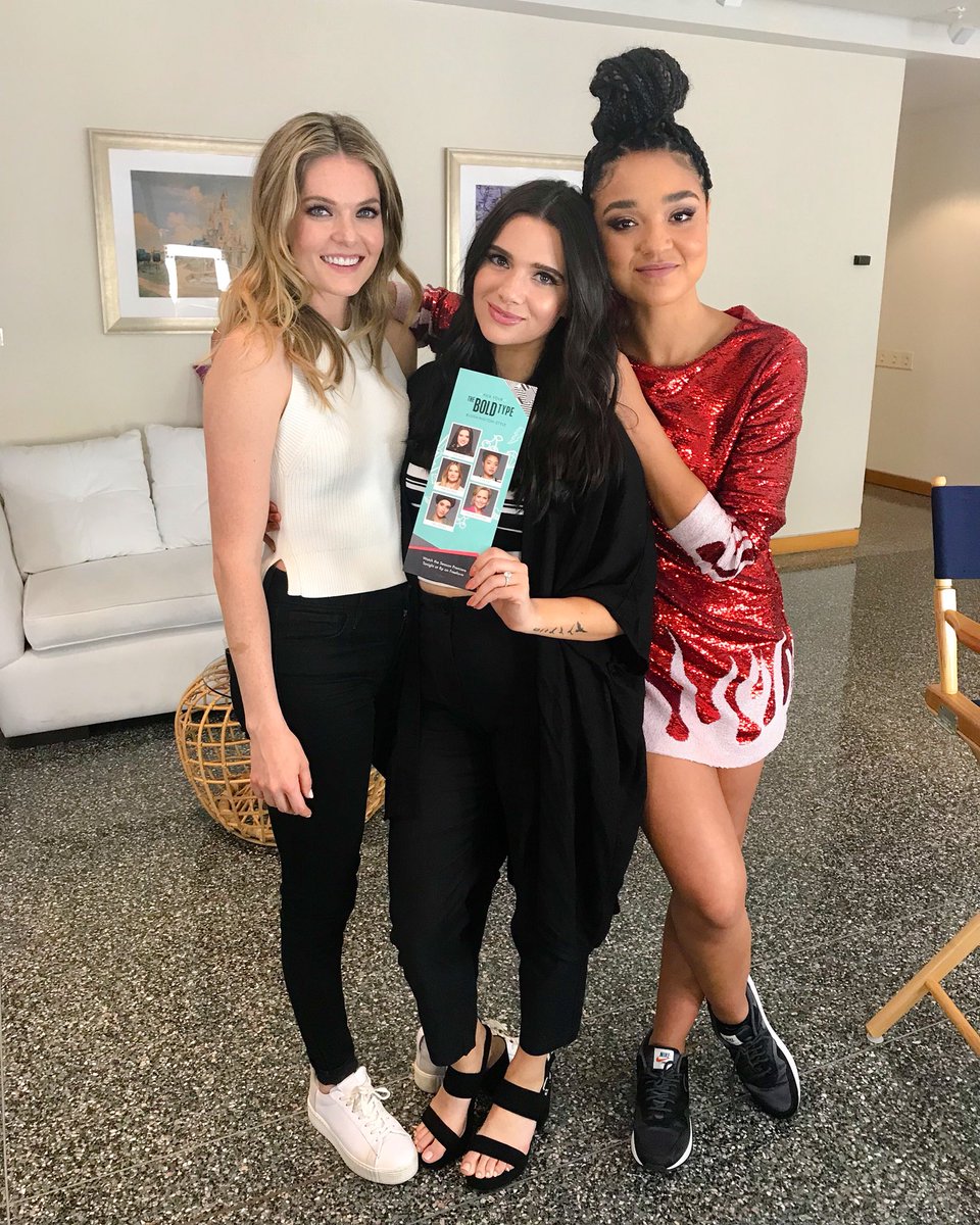 famlende software Rummet The Bold Type в Twitter: „.@Blushington came thru with the bold looks this  week. Thanks for the makeup touchups + support. Happy Season 2 premiere  day, everyone. 💄💋✨ #TheBoldType https://t.co/LAZyaAkKYt“ / Twitter
