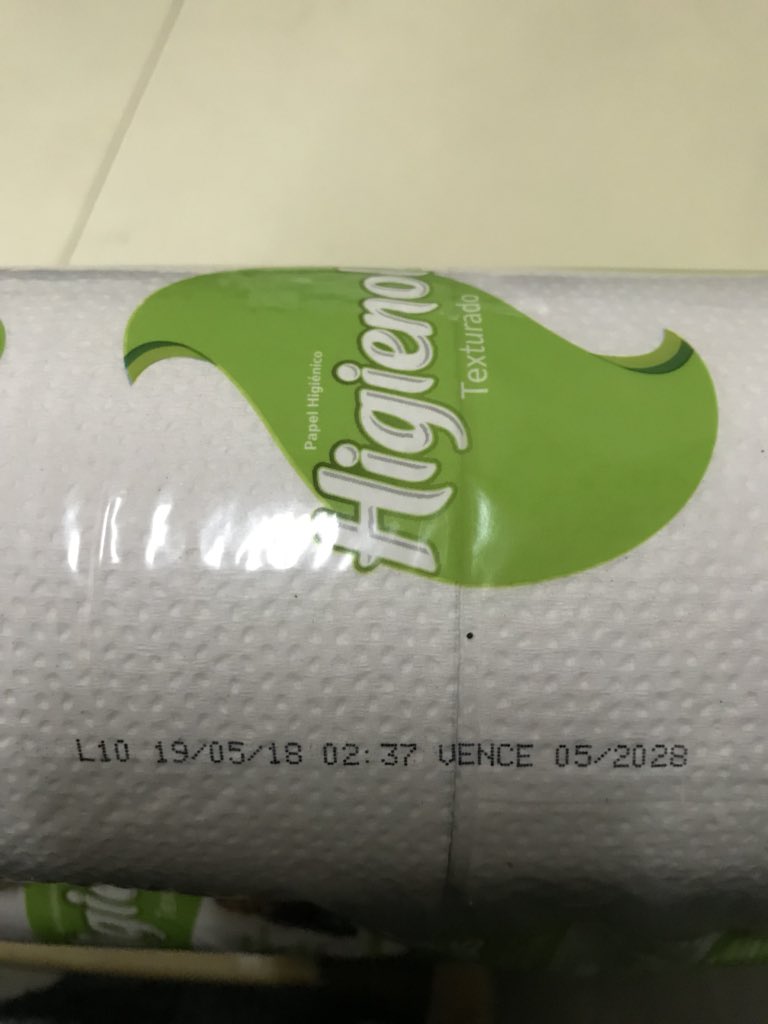 mecmato's tweet photo. Alguna vez se le venció a alguien un rollo de papel higiénico? https://t.co/FJHdL7pByK