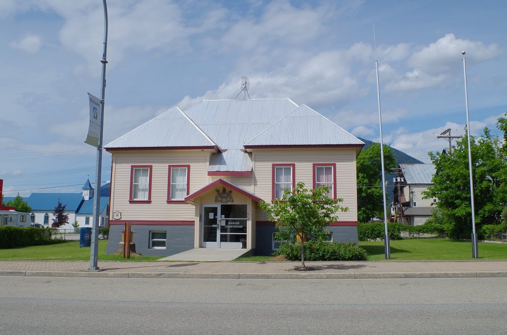 #16: Nakusp (1910)- Stately in its simpleness - I don't know what the final sentence on the plaque means, and I enjoy that
