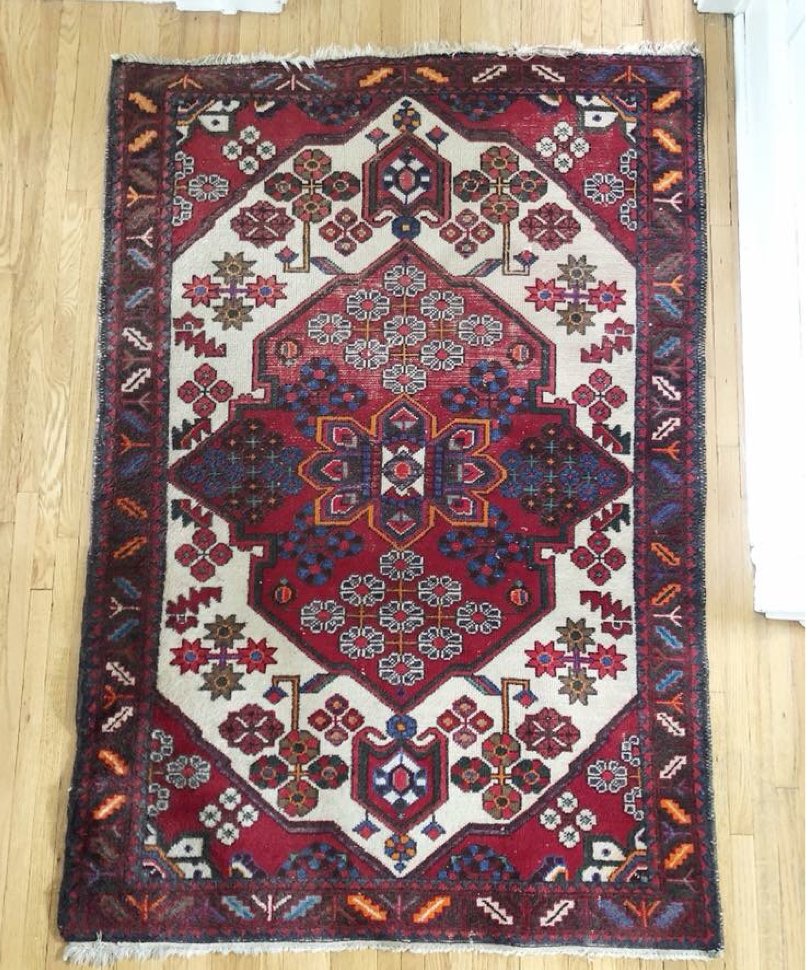 CarverJunkCo's tweet photo. Vintage & Antique rugs are becoming harder & harder to find (because, hello...we all want them!) This one found its way to Minneapolis, and it would be perfect in an entryway, a large bathroom, or in a kitchen. #vintagerug #bohofarmhouse #cjcmpls #carverjunkcompany #shopmpls https://t.co/K60DhUrb2q