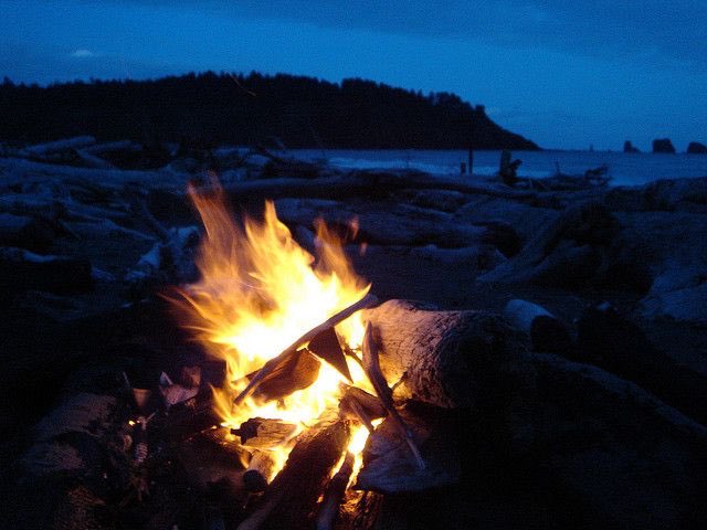 mrhs2018's tweet photo. TOMORROW AT 8PM. NORMANDY PARK COVE. spread this to all seniors, bring chairs, classwork to burn, and good times🔥🔥🔥 https://t.co/dEO056LEEH