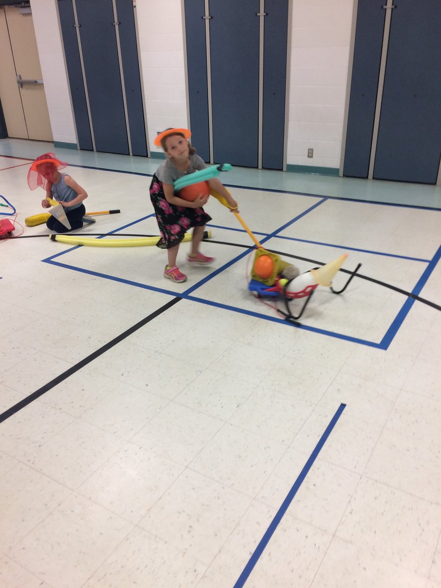 ssjon09's tweet photo. I call it “take what you learned with you into next year” #shapeMi #problemSolving #physed #endoftheyear #elementaryPE #pushpullordrag #canyoucarryitall #fitness #exercise https://t.co/NxypBkHJiH