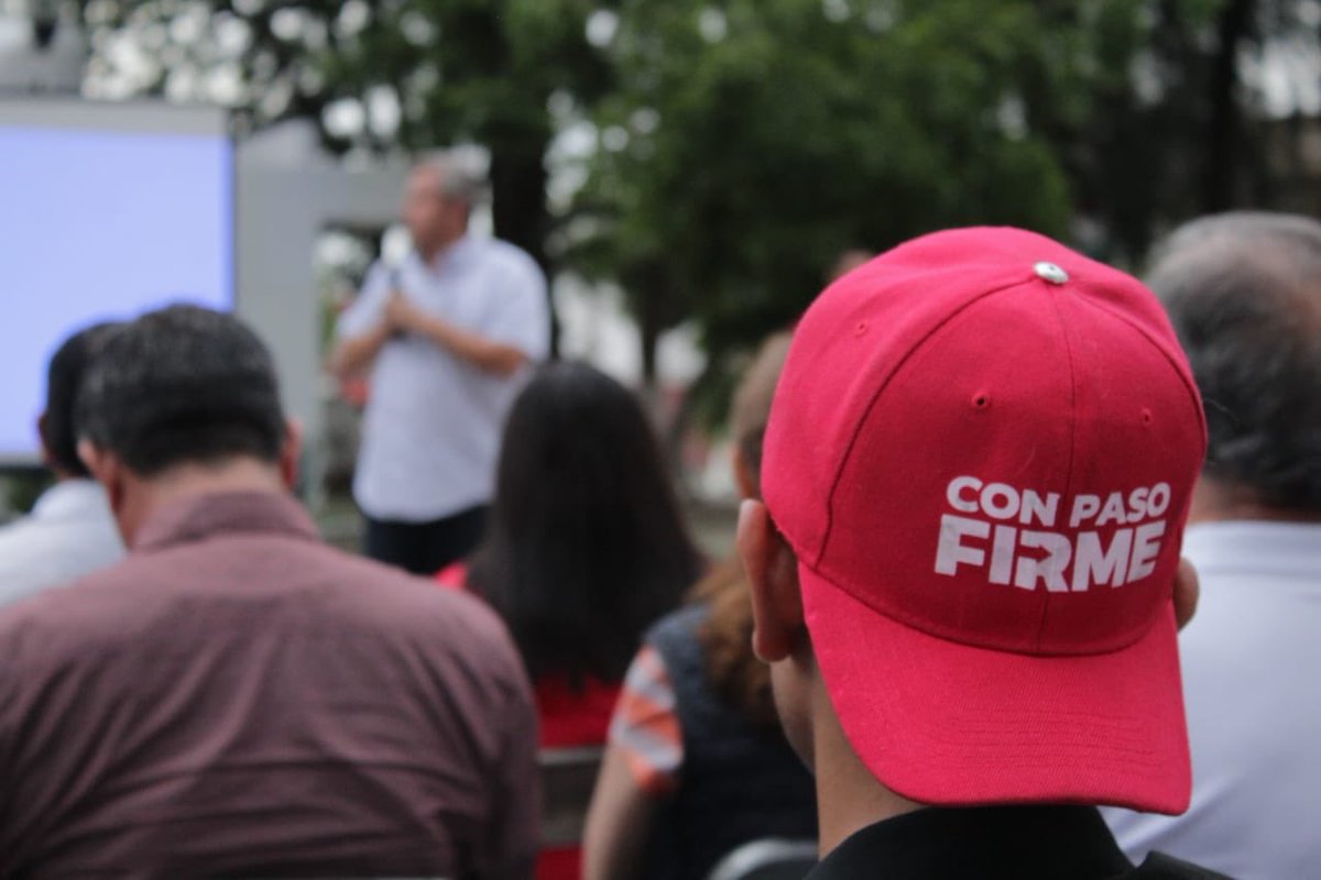 alfredbarbam's tweet photo. Con los vecinos del fraccionamiento Revolución para revisar acuerdos y concretar las propuestas de gobierno para recuperar la paz y la seguridad que merecen. #YoSíPuedo  De aquí nos vamos a ver las propuestas de @JoseAMeadeK https://t.co/nTinaiO06N