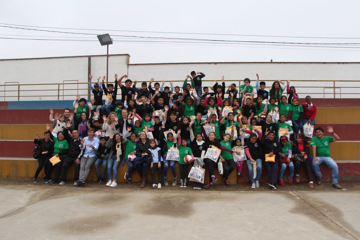 gabrielaae's tweet photo. Linda visita de @elbritanico y @UKinPeru al hogar de niños Proyecto Peru en Zapallal, Puente Piedra.
Llevando un día diferente a estos lindos niños.
#ProjectPeru #BRITÁNICO https://t.co/e0LdVtRNer