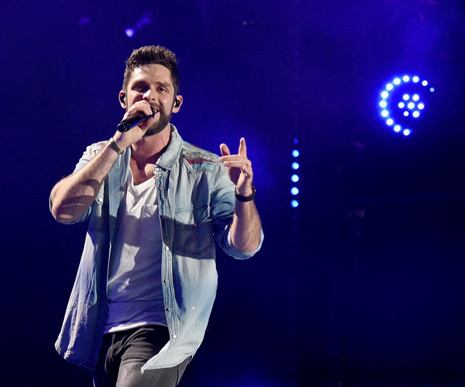 AFF_USA's tweet photo. @KelseaBallerini and @ThomasRhett this years #CMAFest in Nashville, TN. @NissanStadium @visitmusiccity @countrymusichof https://t.co/uOuVpBWYI8