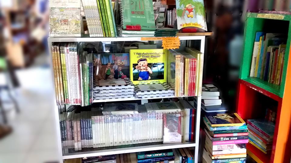BaliBear2017's tweet photo. Bali Bear says a big thank you to Ganesha bookstore in Ubud and Sanur for the support over the last 12 months. Grab your copy now!
https://t.co/zwrd0DcESE #PRPPress #Balibear #Ganesha #Lovebooks #Kidslit #Childrensbooks #Bali #Kidsbooks #Picturebook https://t.co/WbZpqnHcJC